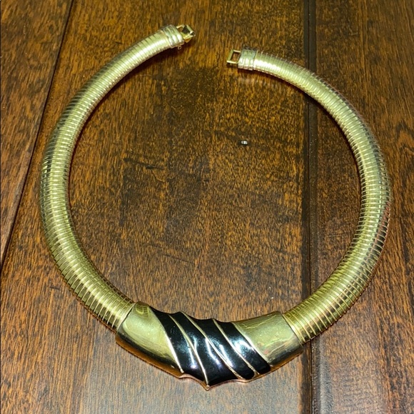 Gold and black collar necklace - Picture 2 of 6